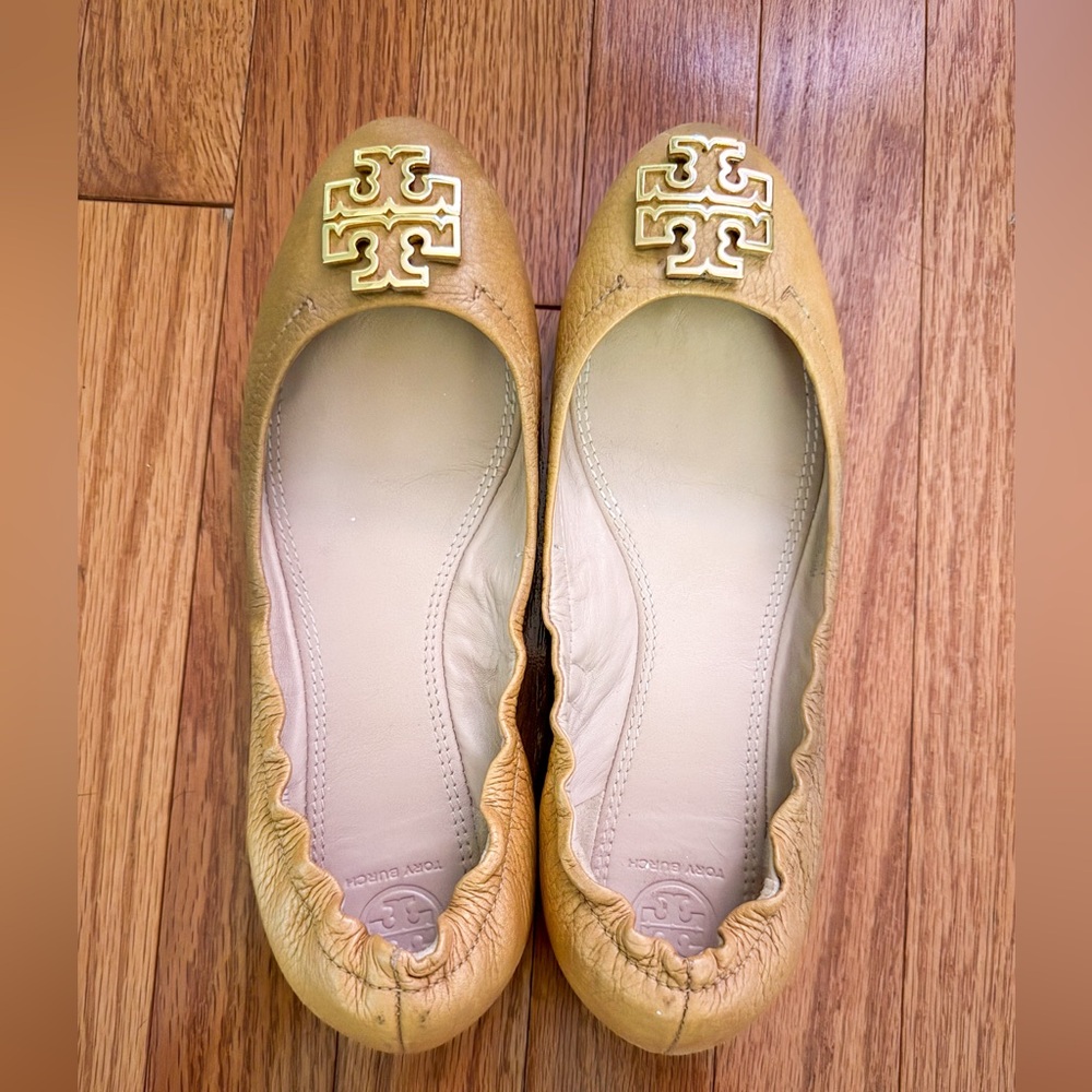 Tory Burch Tan Leather Flats with Gold Emblem